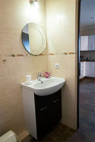 Отель Голубая лагуна Анапа АПАРТАМЕНТЫ-СТУДИО "ПЕРЛАМУТР" ул. Ленина / Кирова д.9, кв 1-3