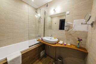 Отель Голубая лагуна Анапа УЛУЧШЕНЫЙ СТАНДАРТ С БАЛКОНОМ-4